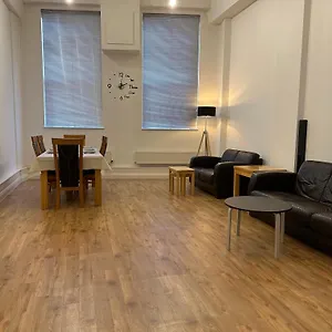 https://city-centre-3-bedrooms-apartment-with-parking.hotelsin-nottingham.com